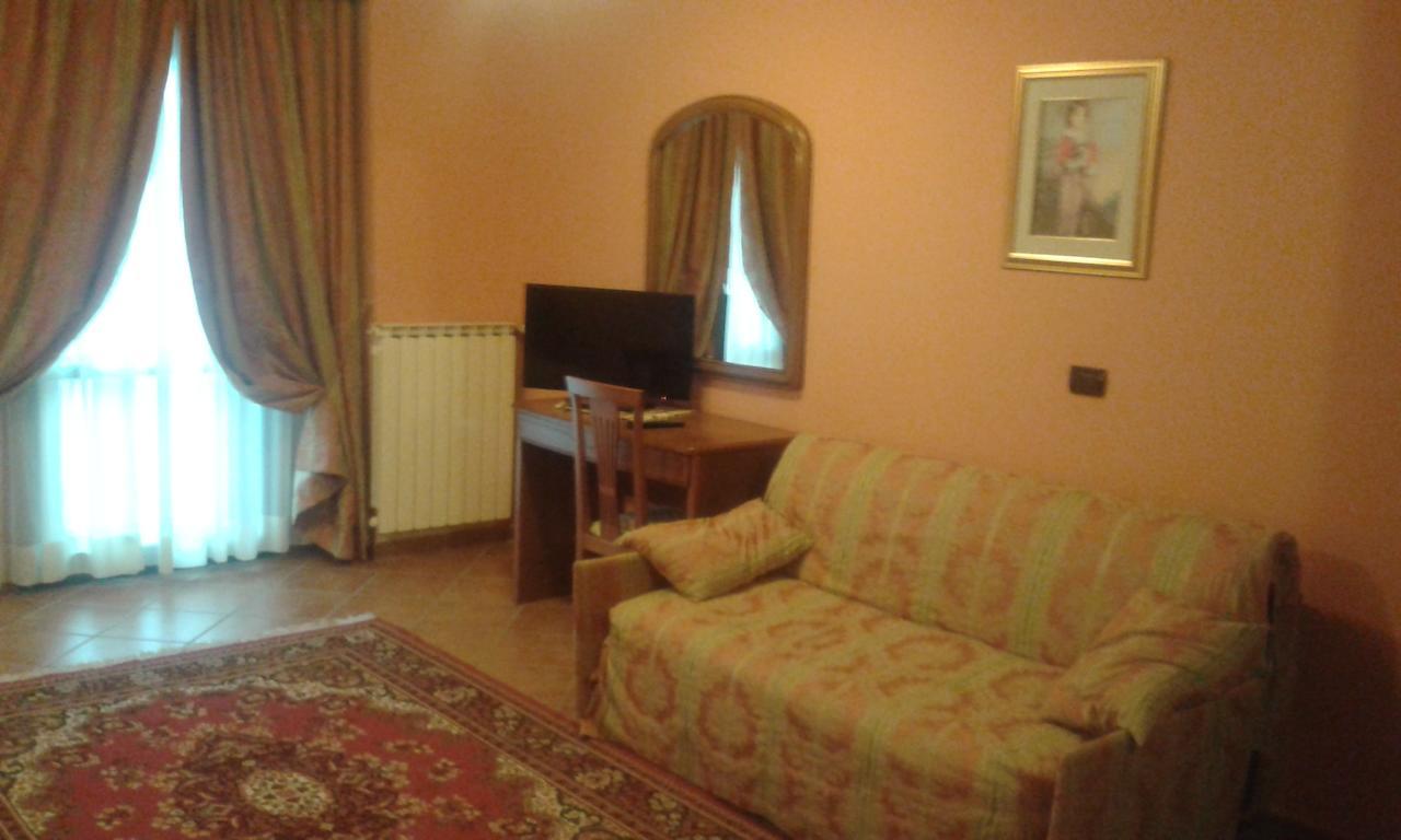 Hotel Cristallo Черрето-Лаги Экстерьер фото